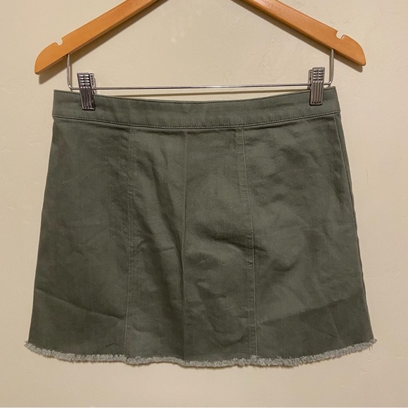 NEW BCBGeneration Frayed Denim Mini Skirt Olive Army Green 27 - Picture 7 of 8